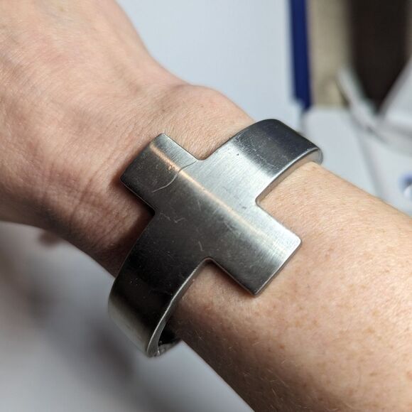 Silver Cross Spring Close Bracelet - Picture 3 of 4